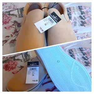 "Sheroes" NWT Rue 21 Suede Loafers